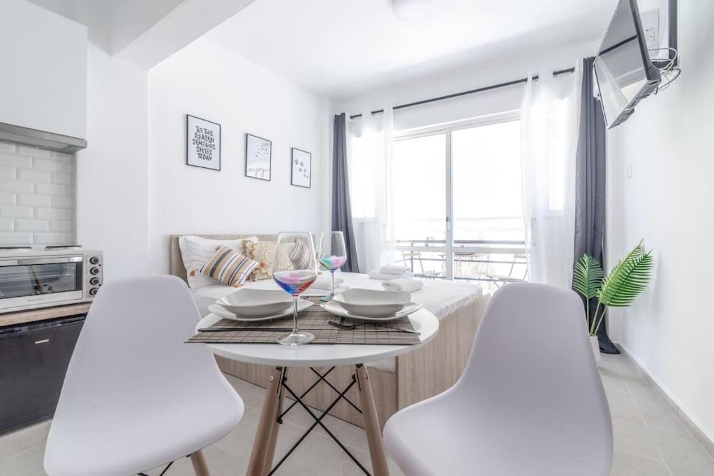 New In The Heart Of Center Appartement Héraklion