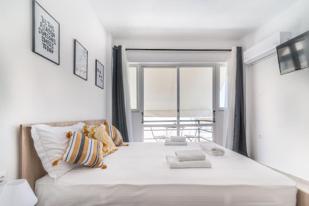 New In The Heart Of Center Iraklio